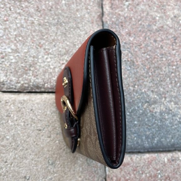 Coach Kleo Wallet In Signature Canvas Khaki Multi - Picture 2 of 16